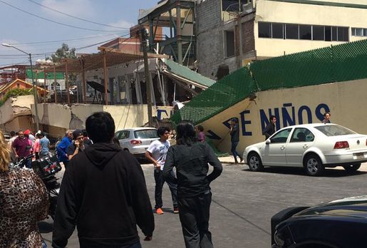 Rescatan con vida a 2 personas del Colegio Rébsamen; faltan Frida Sofía y tres más