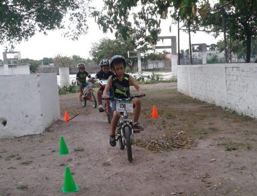Circularán pequeños ciclistas en Pueblo Nuevo