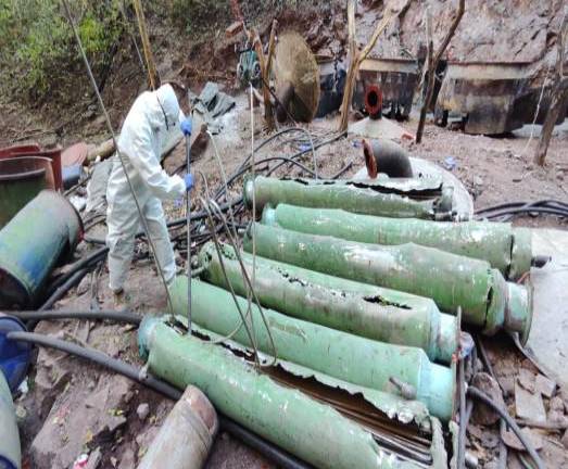 Ejército desmantela seis laboratorios de metanfetamina tras operativos en la sierra de Badiraguato y Culiacán. Ejército desmantela seis laboratorios de metanfetamina tras operativos en la sierra de Badiraguato y Culiacán.