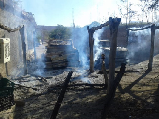 Después de que queman casas y vehículos en Badiraguato, la autoridad afirma que no hay denuncias