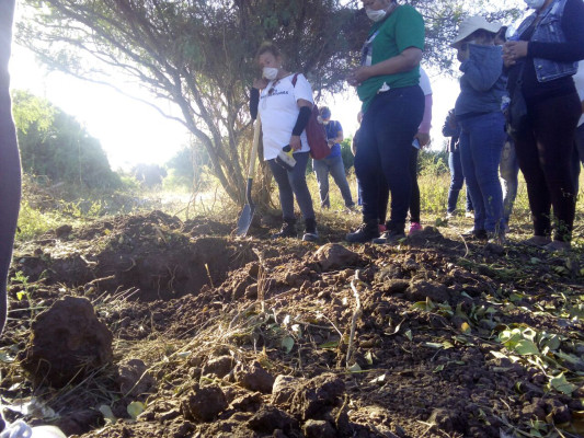 Confirman 9 cuerpos hallados en fosas de Los Mochis