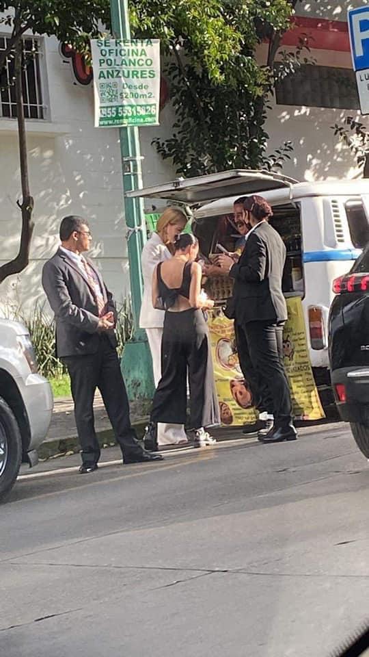 $!Compra Nicole Kidman quesos en un puesto de la Ciudad de México