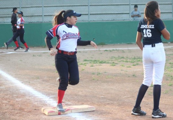 Vive Venadas Upsin jornada de altibajos en la Liga de Softbol Femenil del Centro Deportivo Benito Juárez