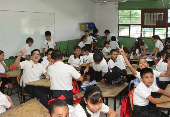 Alistan en Sinaloa 'megapuente' escolar
