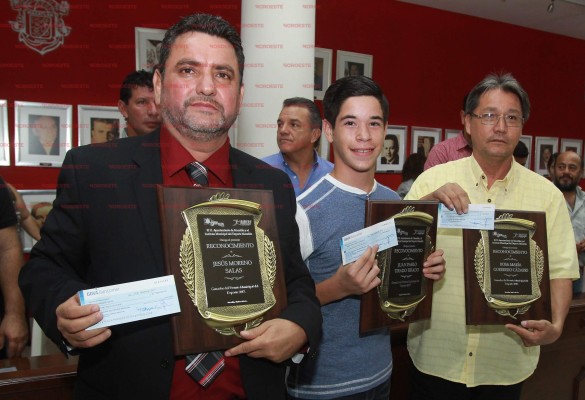 Reciben Juan Pablo Tirado, Rosa María Tirado y Jesús Moreno el Premio Municipal del Deporte 2017