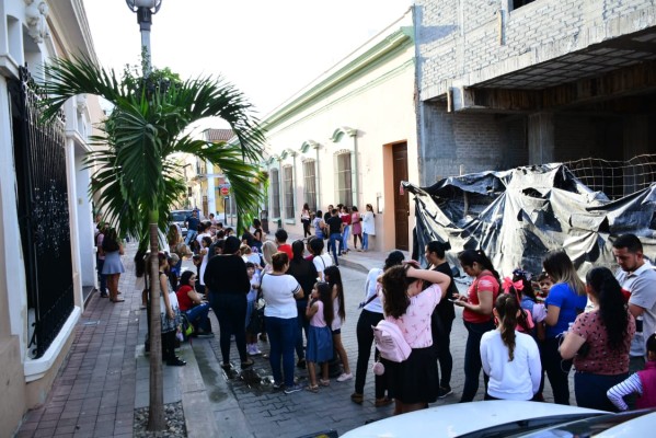 Acuden cientos a las audiciones para desfilar en el Carnaval de Mazatlán 2019