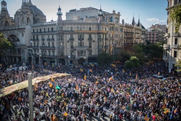 Detienen a 14 altos cargos en Cataluña