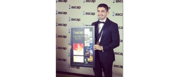 Se corona JossFavela en los ASCAP