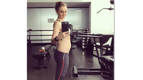 Ana Layevska luce cuatro meses de embarazo