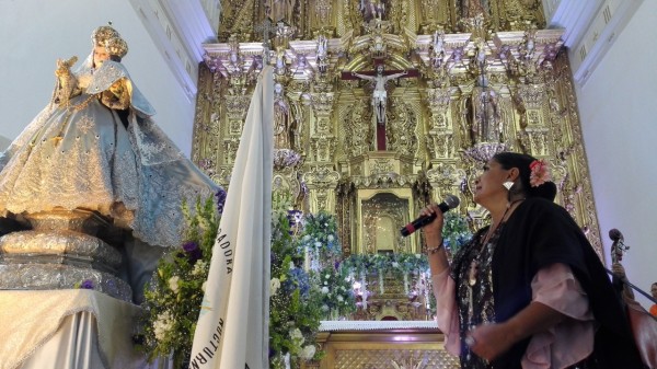 Cantantes rosarenses ofrecen serenata y mañanitas a la Virgen de Rosario