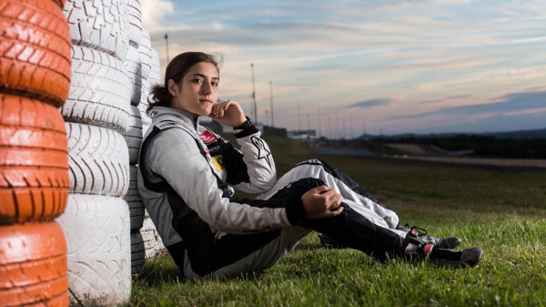 Colombiana Tatiana Calderón ficha con Sauber como piloto de desarrollo en la F1