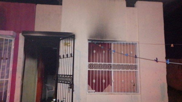 En Mazatlán, un incendio deja daños en una vivienda