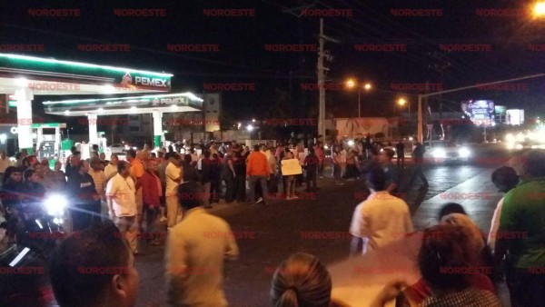 Creció la tercera manifestación en Mazatlán contra el 'gasolinazo'