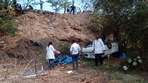 Pierden la vida dos mujeres en accidente vial en Aguaruto
