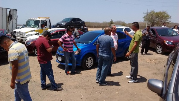 Crece el conflicto de transportistas contra Uber en Mazatlán