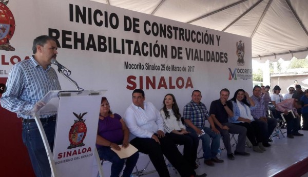Ponen en marcha obras de pavimentación en Mocorito y Badiraguato