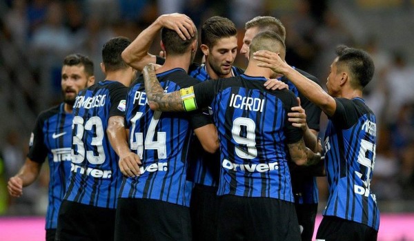 Inter y Milan golean 3-0 en el estreno de la Liga italiana