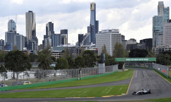 Lewis Hamilton conquista la pole del GP de Australia