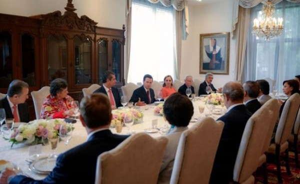 Se reúne Peña Nieto con ex presidentes del PRI