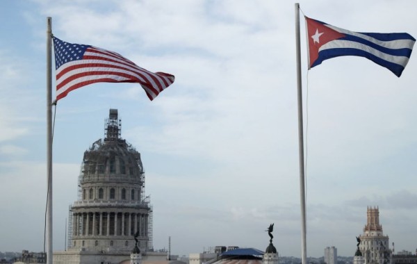 EU tensa nexos con Cuba por “ataques”