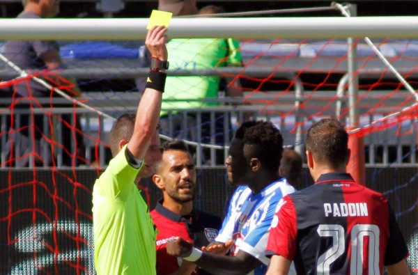 Jugador de Pescara abandona cancha tras insultos racistas