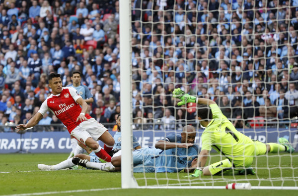 Gol de Alexis Sánchez deposita a Arsenal en final de Copa FA