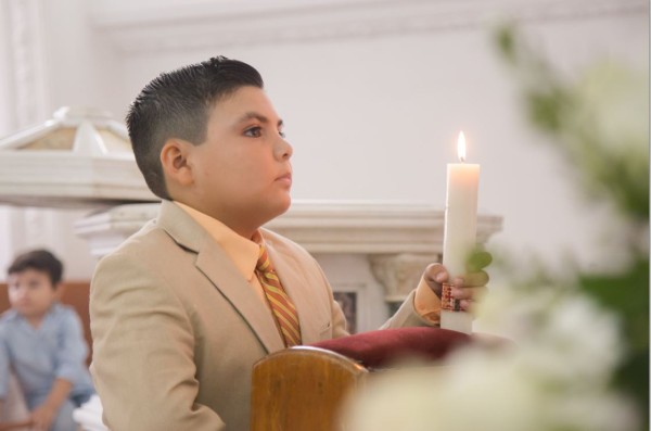Héctor Armando Loaiza recibe a Dios en su corazón