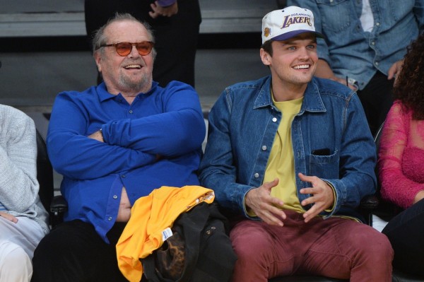 Jack Nicholson pierde el glamour en juego de LA Lakers
