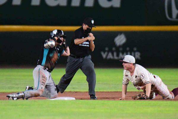 Crimen organizado pega a Liga Mexicana de Beisbol: retiene a ampáyers en Nuevo Laredo; demandan protección de autoridades