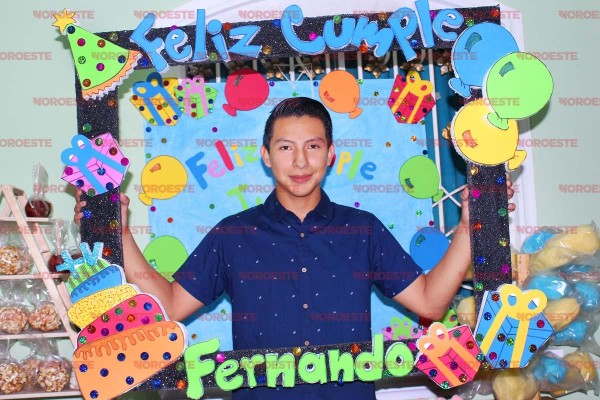 Juan Fernando Granados de fiesta al cumplir 15