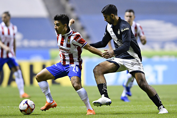 Chivas rescata el empate a un gol ante el Puebla