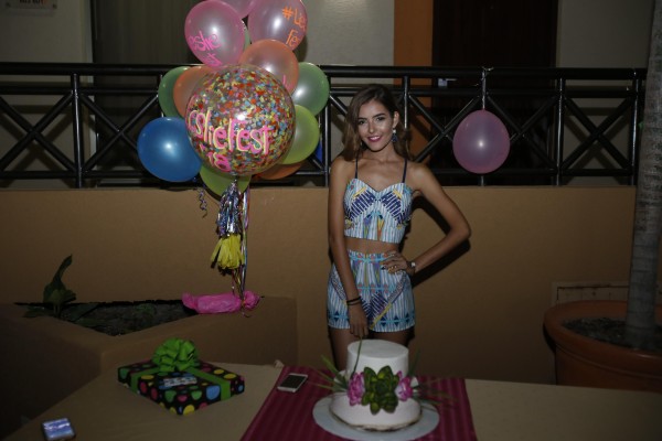 Leslie Karime León Ibarra festeja sus 18 años