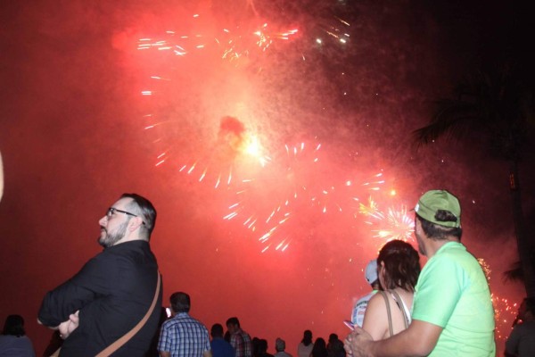 Esperan hoy afluencia de 40 mil personas al Festival de la Luz en Mazatlán