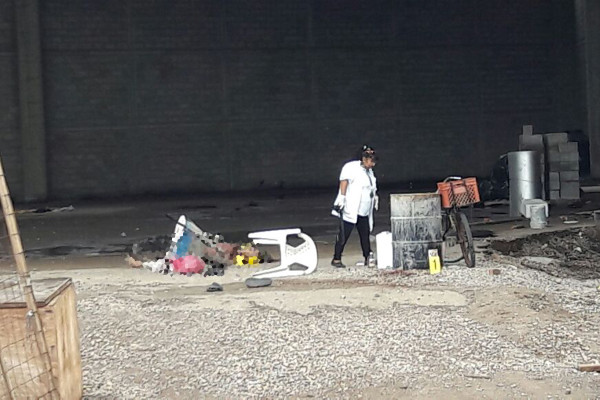 Encuentran a un hombre muerto y otro herido en una construcción de Mazatlán