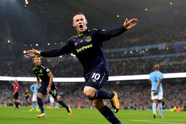 Rooney anota su gol 200 en empate del Everton con el Manchester City