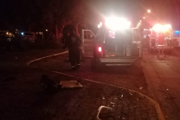 Chocan dos unidades en la Sábalo Cerritos dejando como saldo 5 lesionados en Mazatlán