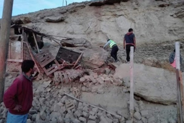 Terremoto de 7.3 sacude Perú; hay 2 muertos, 65 heridos y 17 desaparecidos
