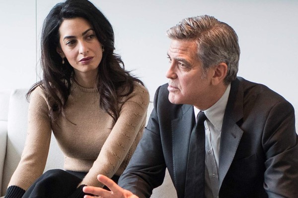 Se une George Clooney a los jóvenes de EU contra las armas