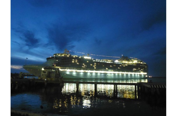 Visitan Mazatlán en un día más de 6 mil cruceristas