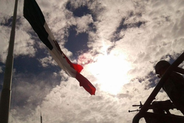 Celebran en Mazatlán el Día de la Bandera