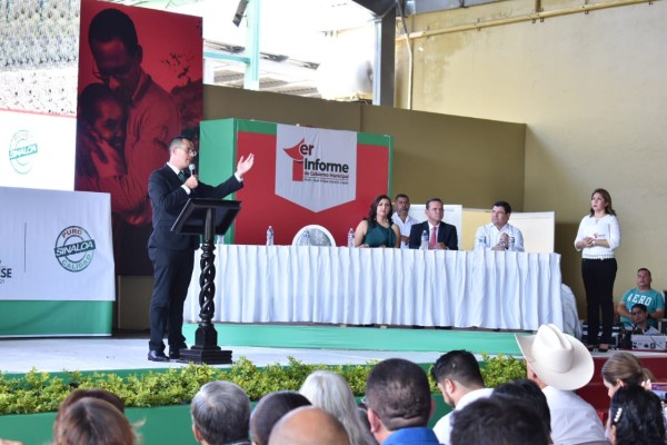 El Alcalde de Concordia Felipe Garzón rinde su Primer Informe de Gobierno