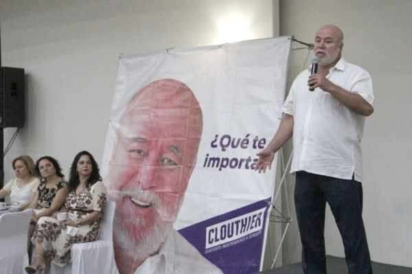 Exhorta Manuel Clouthier a mujeres de Culiacán a elegir al independiente