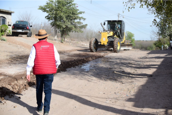 Apoyará Pemex a Salvador Alvarado con 2 toneladas de asfalto