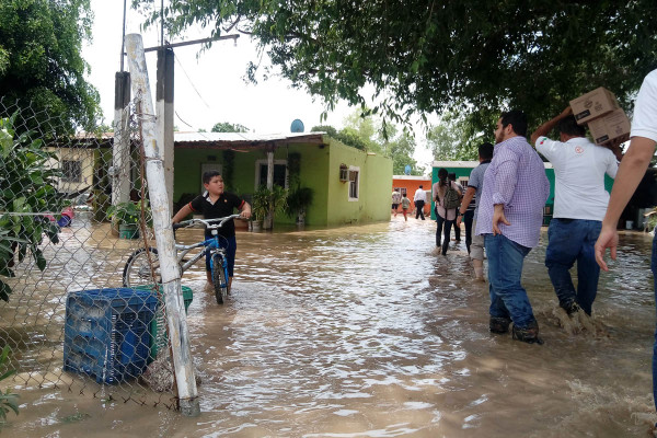 Causan lluvias estragos y dos muertos en Culiacán