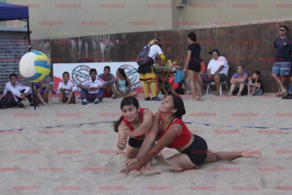 Clasifica Mazatlán a cinco duplas de voleibol de playa a la Olimpiada Estatal 2018