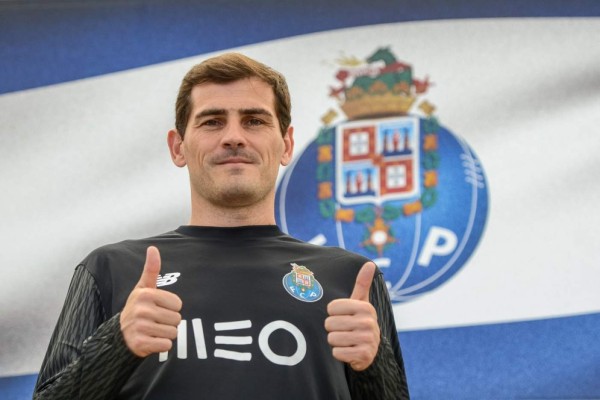 Íker Casillas renueva con el Porto