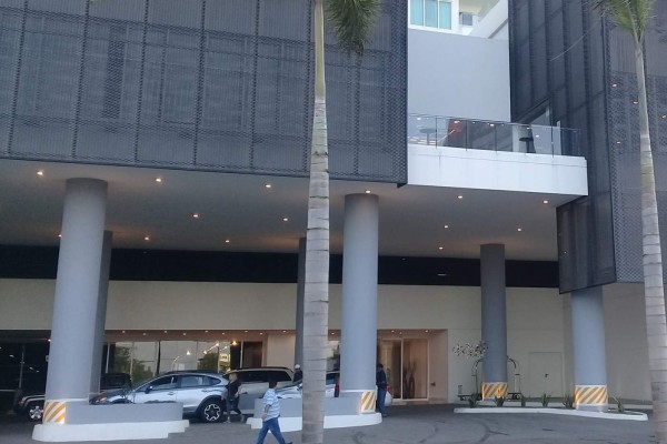 Pareja de adultos extranjeros muere dentro de hotel en Mazatlán