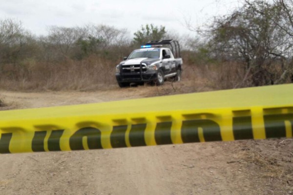 Hallan a dos hombres asesinados al sur de Mazatlán