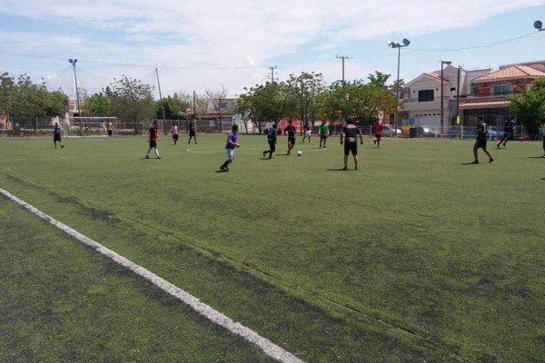 Celebran su fiesta deportiva en Inter Iglesias de futbol