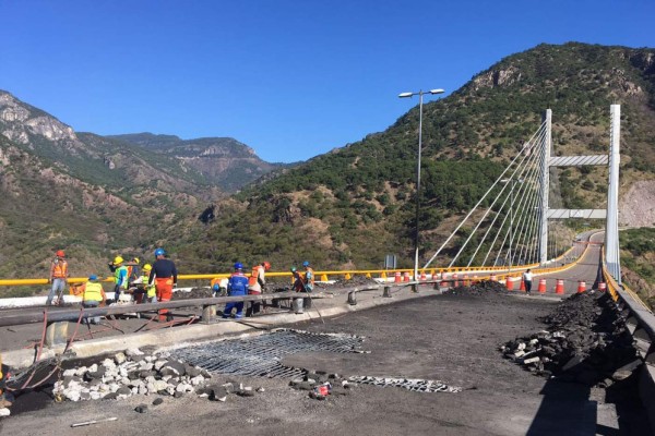 Urgen celeridad en reparaciones de la Supervía Mazatlán-Durango
